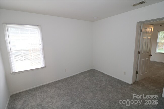 Building Photo - 7104 Lake Dr