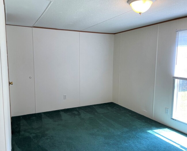 Building Photo - 3018 Aplin Rd