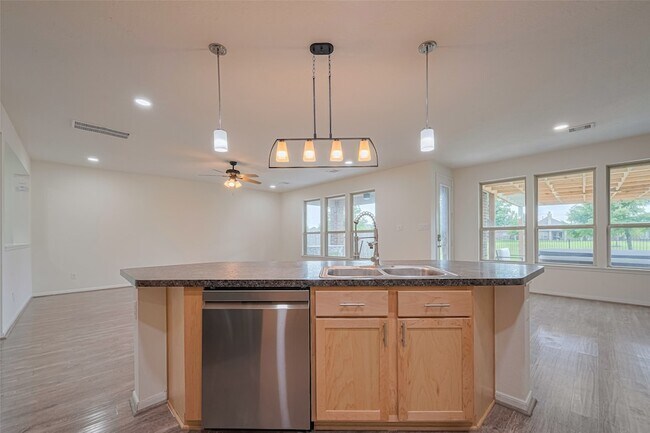 Building Photo - 3215 Laurel Bend Ln