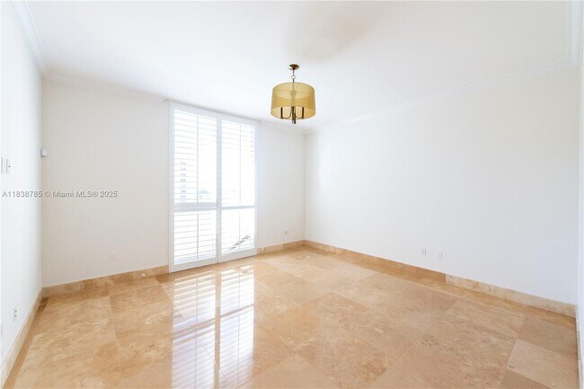 Building Photo - 626 Coral Wy