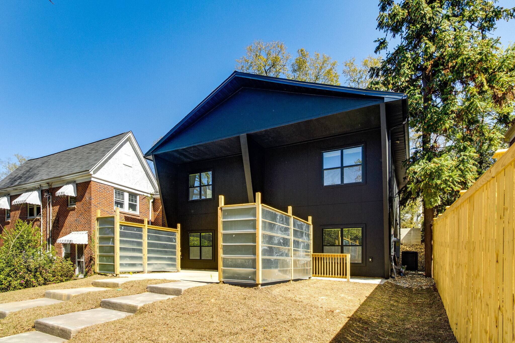 Building Photo - 133 Harden St