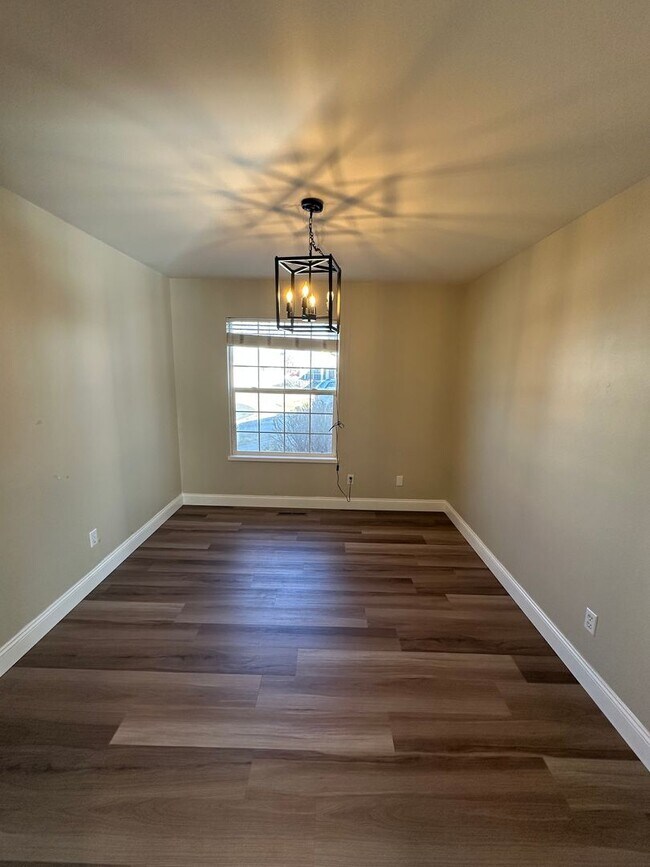 Building Photo - Amazing 4 Bedroom House in Ft. Collins!