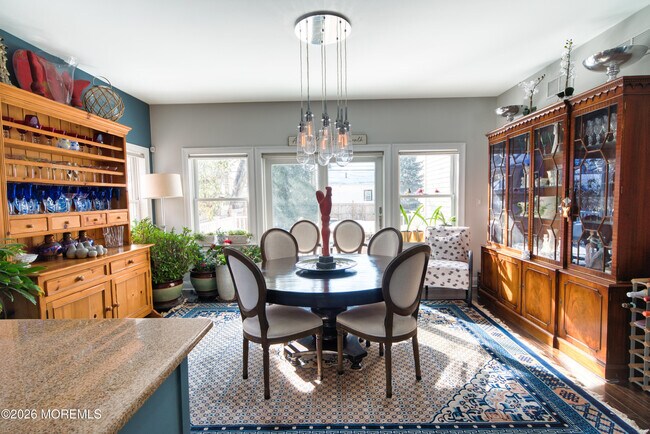 Building Photo - 1210 3rd Ave