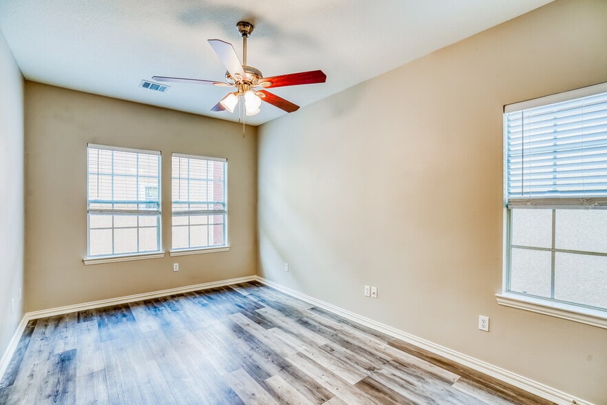 Building Photo - 7118 Turtle Lagoon Row