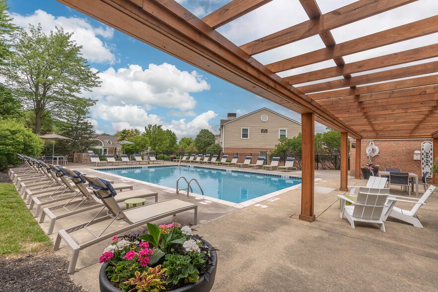 Primary Photo - Williamsburg Townhomes