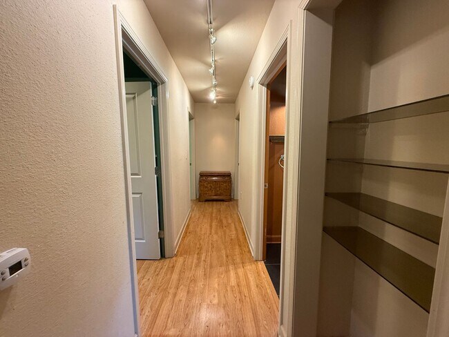 Building Photo - 303 Interbay Ave