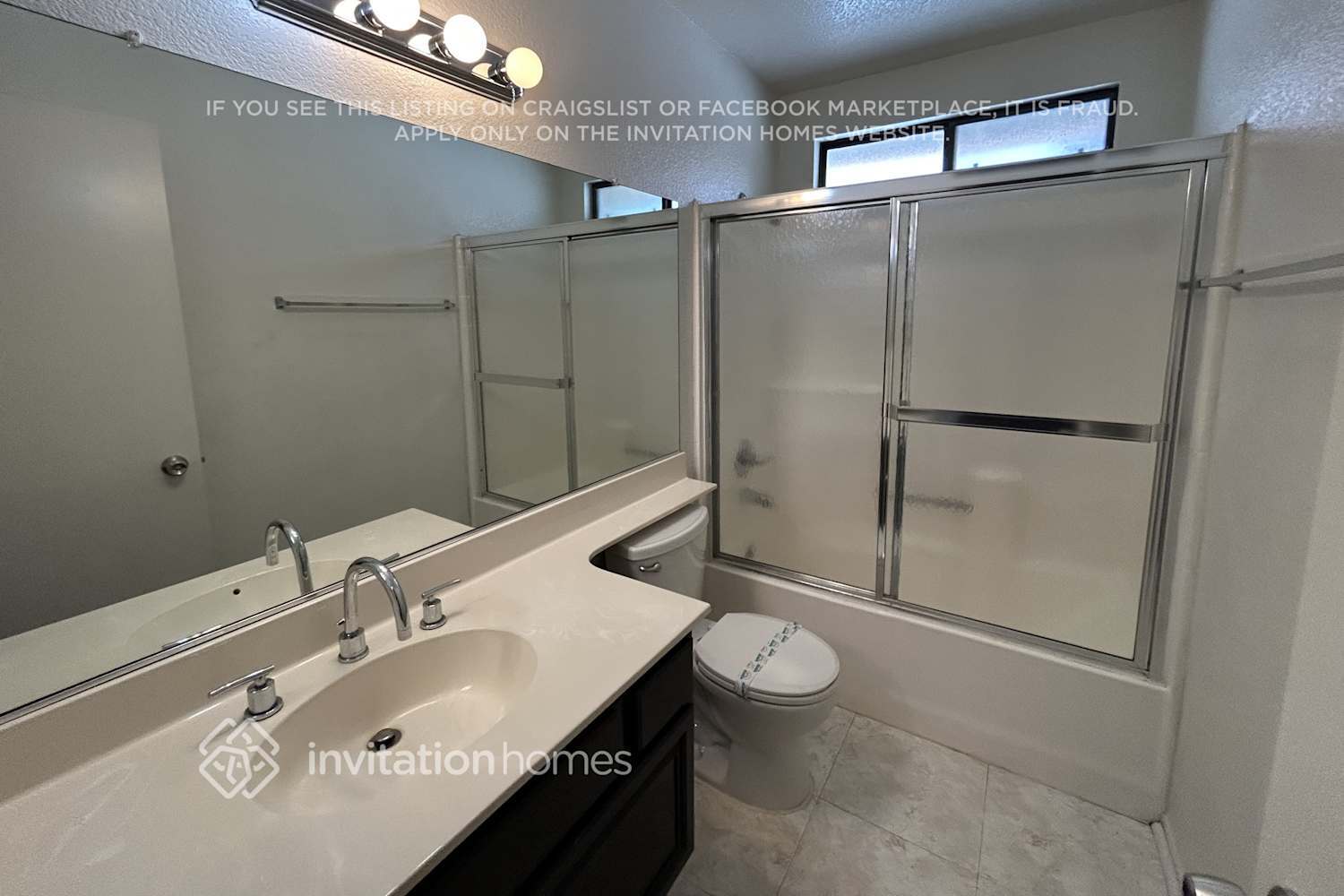 Building Photo - 4553 Grandview Dr