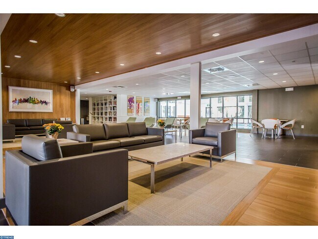 Building Photo - 20722 Valley Forge Cir