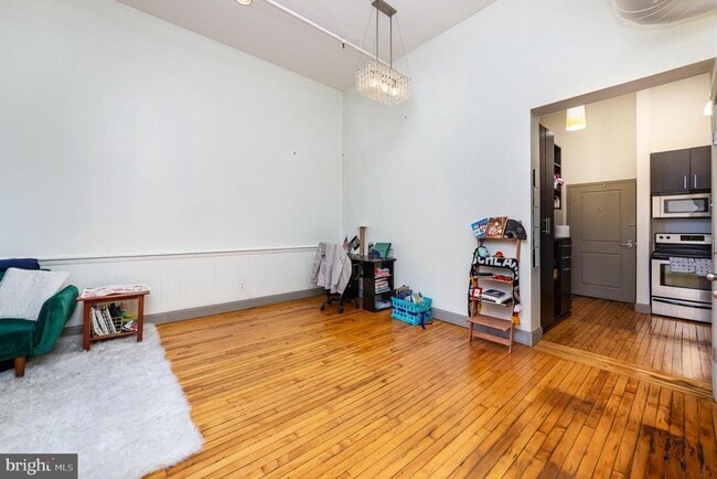 Building Photo - 511 S Bond St