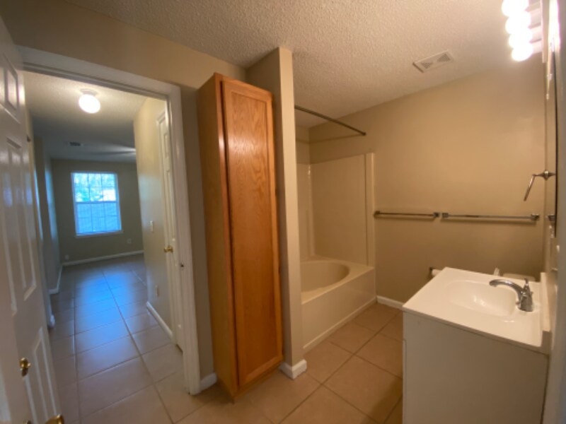 Building Photo - 214 Madison Ave