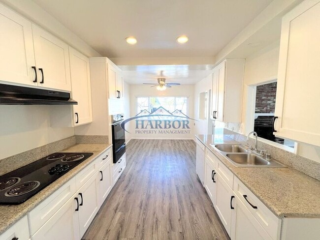 Building Photo - 718 S Leland St