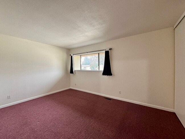 Building Photo - 1975 Olmo Way