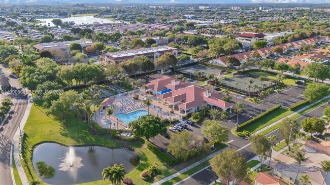 Building Photo - 15465 Lake Magnolia Pl