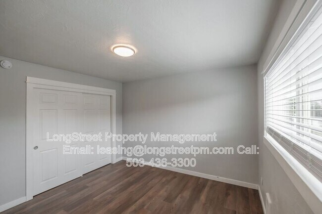 Building Photo - 205 6th Ave SE
