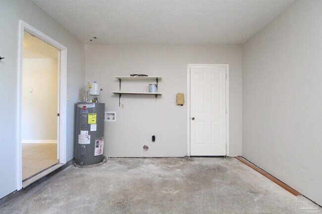 Building Photo - 7642 Sandy Creek Dr