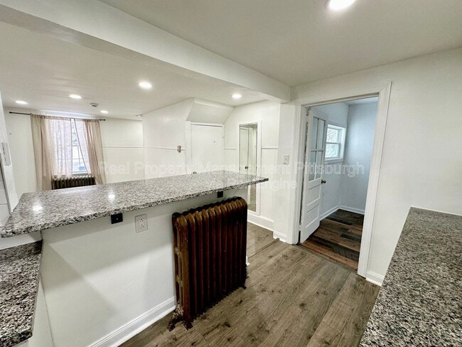 Building Photo - 814 Greensburg Pike