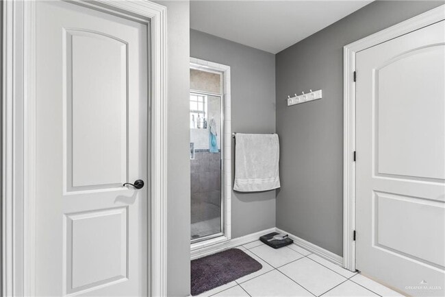 Building Photo - 19 Canela Ave