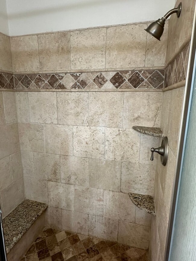 Building Photo - COMING SOON! 3+2+ Bonus Room with attached garage