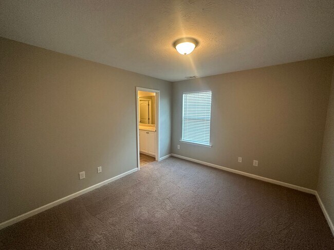 Building Photo - Great 3BR, 2.5BA home in Martinez!