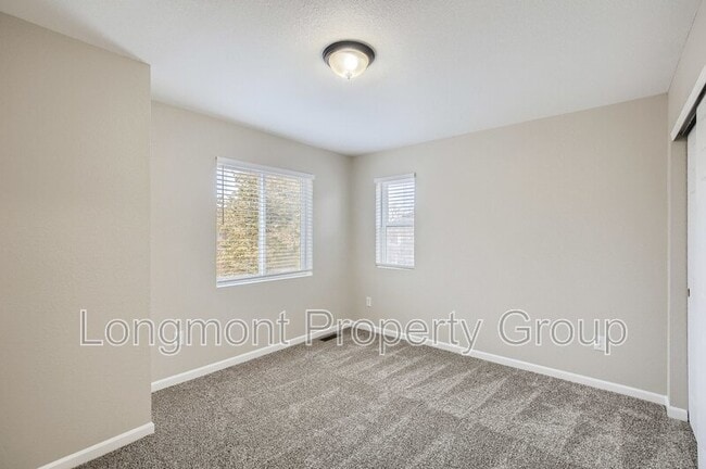 Building Photo - 303 Sweet Valley Ct