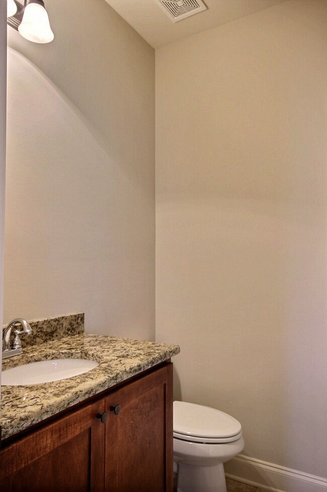 Building Photo - 214 E South St