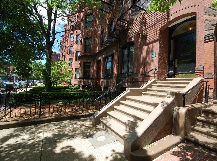 Building Photo - 397 Marlborough St