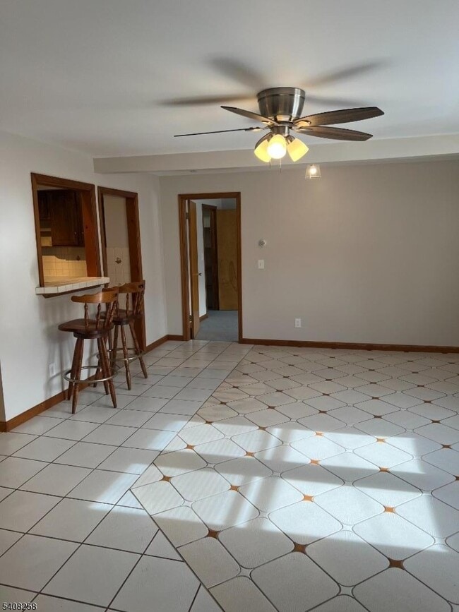 Building Photo - 192 Market St