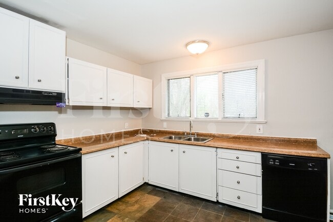 Building Photo - 2718 Westminster Dr