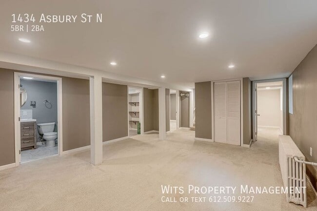 Building Photo - 1434 Asbury St N