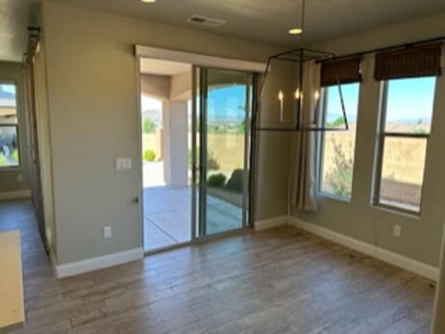 Building Photo - 4 Bedroom Condo With a Community Pool and ...