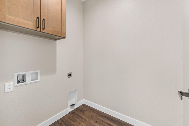 Building Photo - 1810 Horseshoe Ln