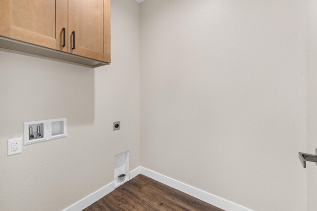 Building Photo - 1820 Horseshoe Ln