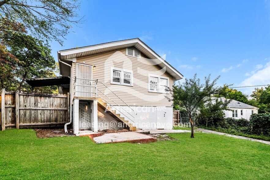 Building Photo - 8214 8th Ave S