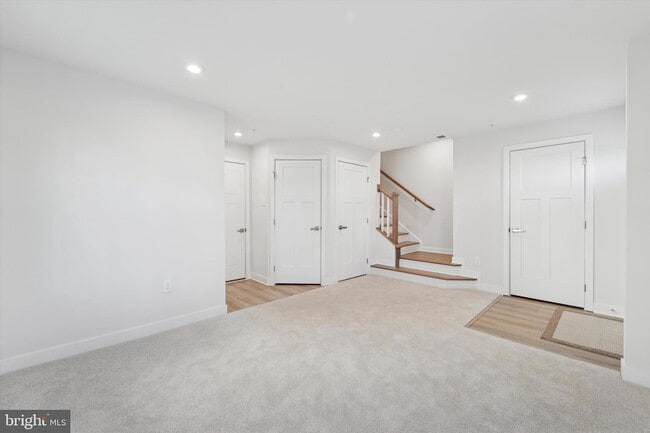 Building Photo - 208 River Birch Wy