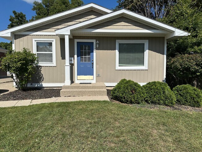 Primary Photo - Adorable home on the NE side of Grand Rapids!
