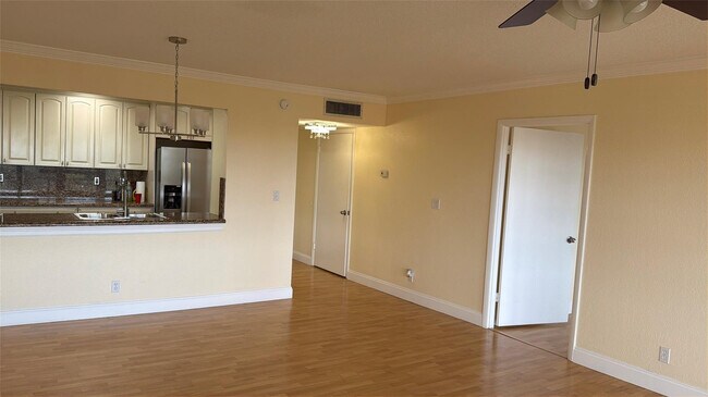 Building Photo - 10777 W Sample Rd