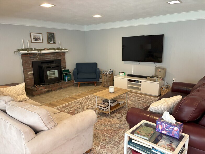 Living Room - 5 Oak Ter