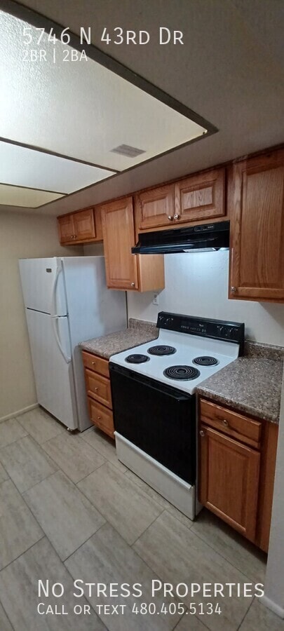 Building Photo - 5746 N 43rd Dr