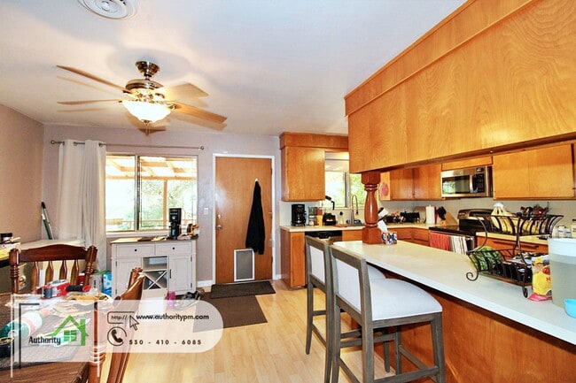 Building Photo - 4548 Pensacola St