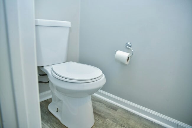 Building Photo - 4889 Old Bainbridge Rd