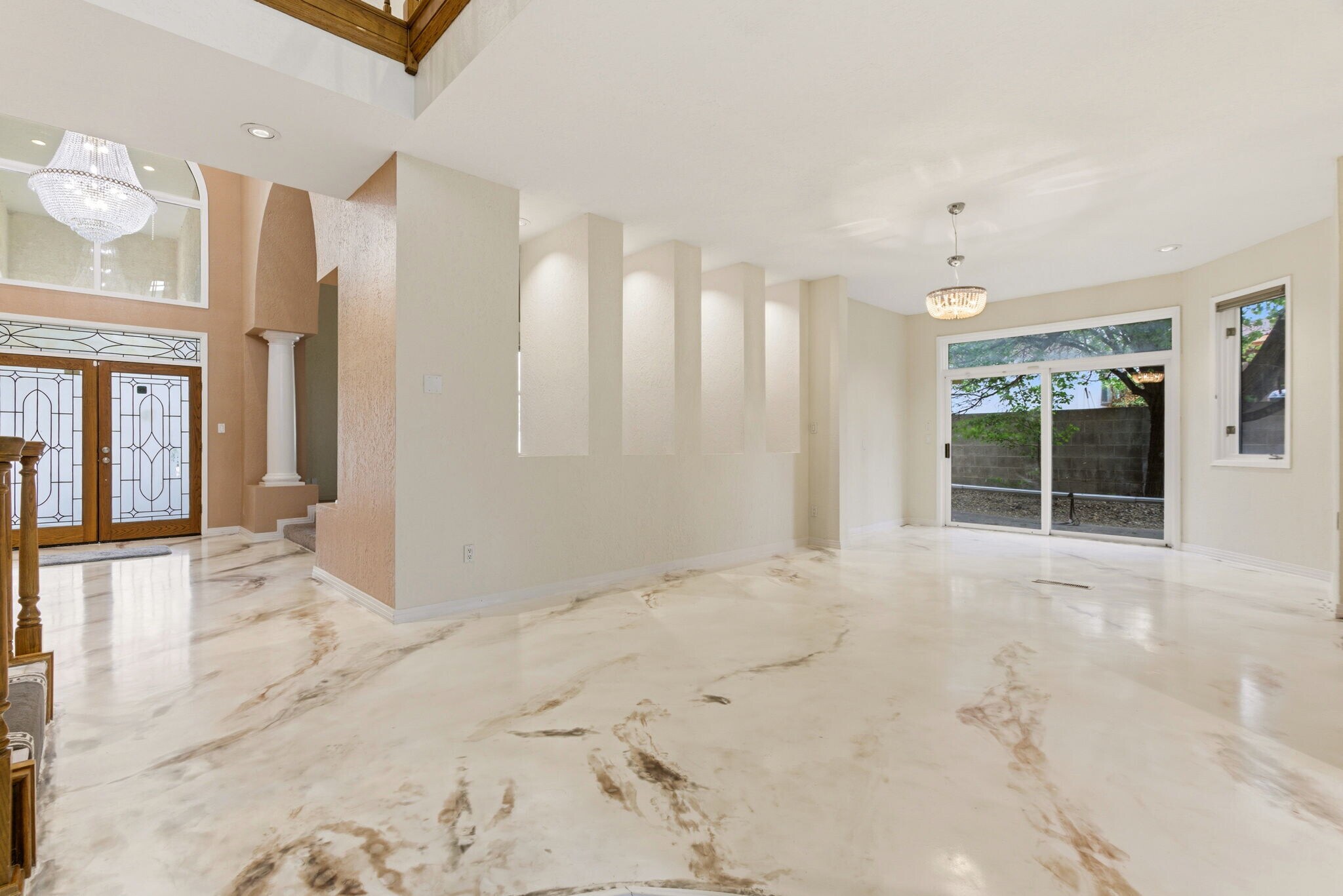 Building Photo - 9706 Tanoan Dr NE