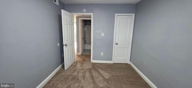 Building Photo - 1220 16th St NE