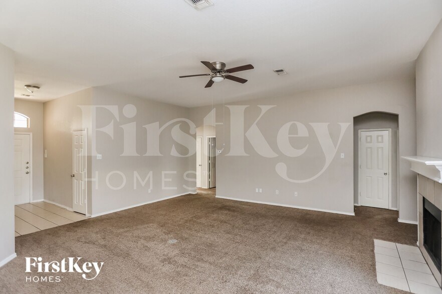 Building Photo - 635 St Eric Dr