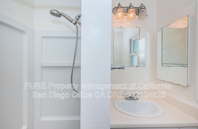 Building Photo - 405 N Juniper St