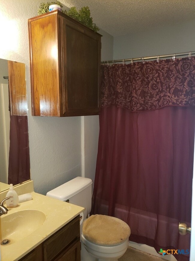 Building Photo - 2102 Cascade Dr