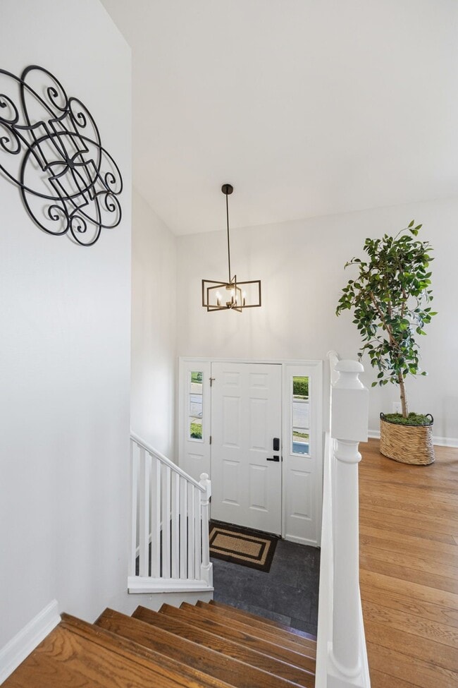 Building Photo - 3261 5 Oaks Dr