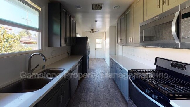 Building Photo - 6203 Mesita Dr