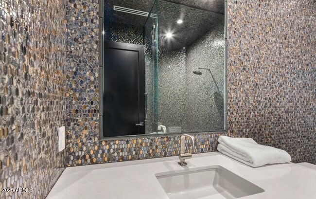 Building Photo - 4880 E Lone Mountain Rd N