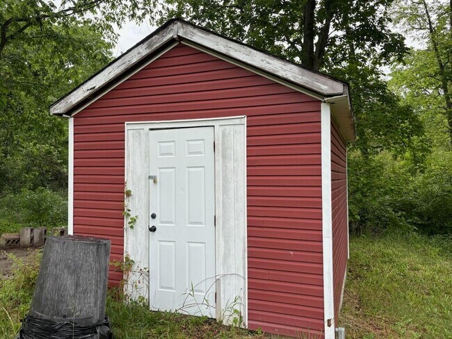Building Photo - 877 Porter Rd