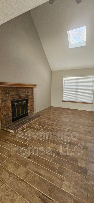 Building Photo - 11905 W 117th Terrace